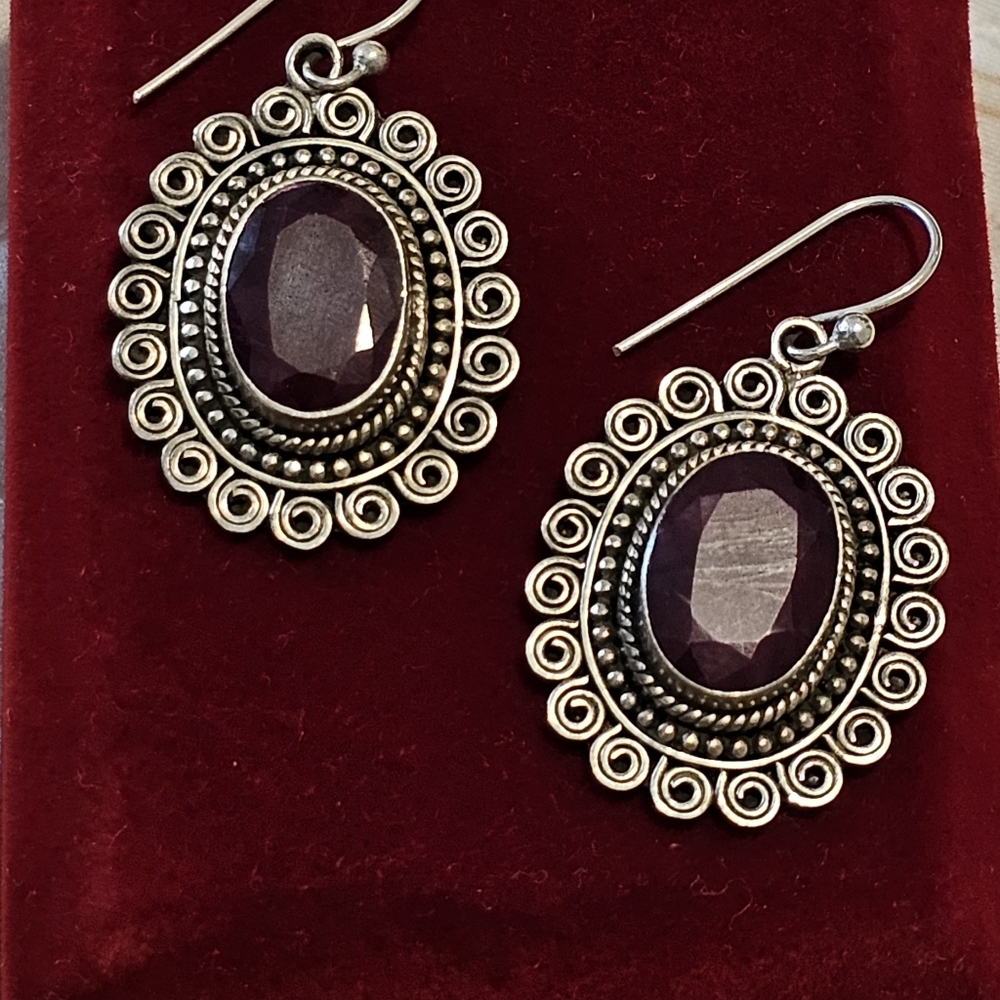 Earrings - Picture 2 of 3